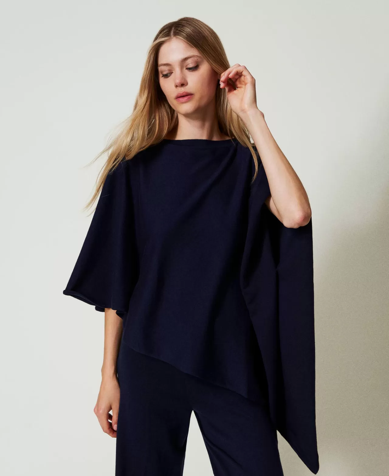 TWINSET Milano Asymmetrischer Strickponcho