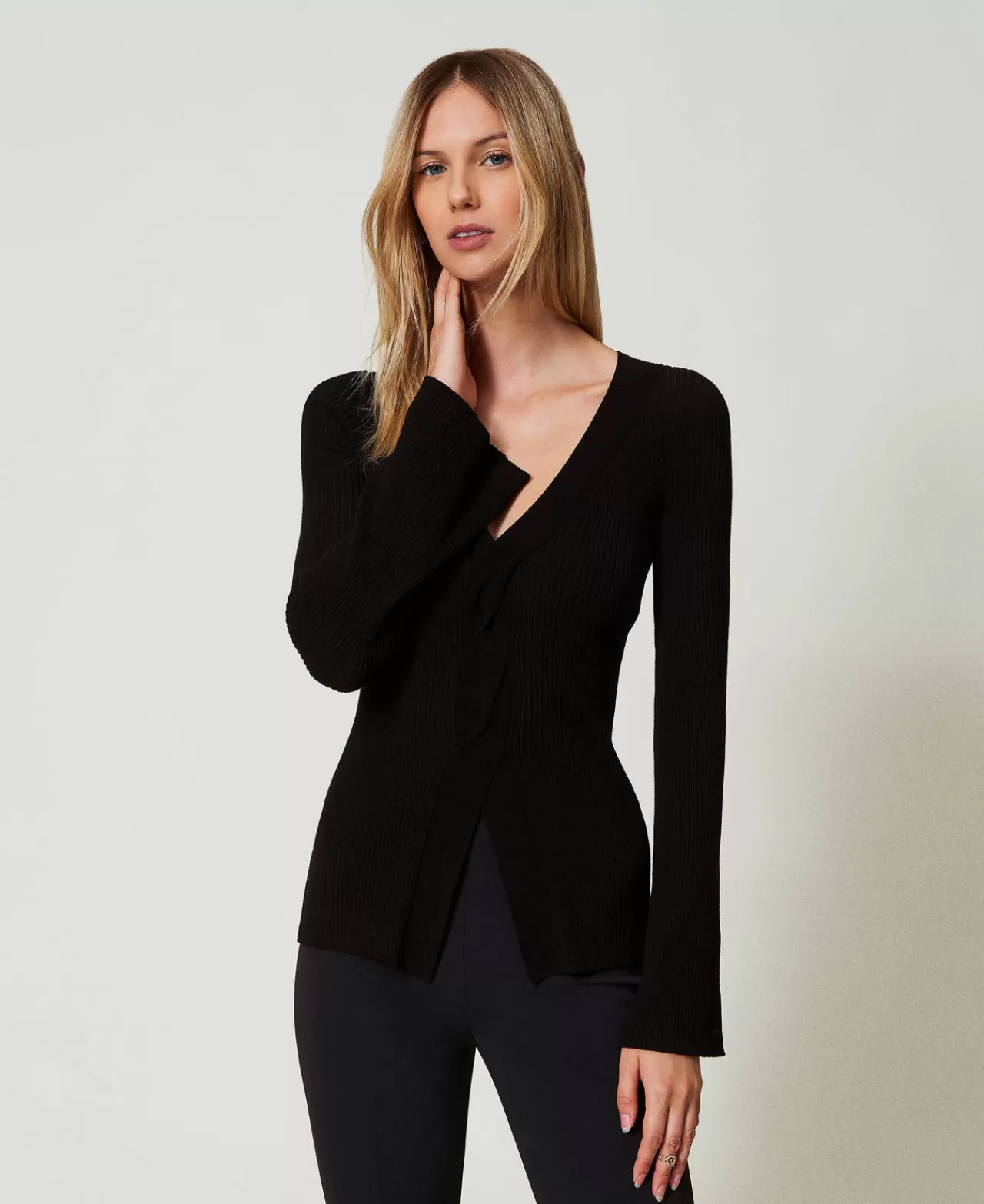 TWINSET Milano Figurbetonter Pullover Mit Rippenmuster Und Überkreuzung